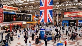 A Walk Through The London Victoria Station London England [upl. by Ylelhsa]